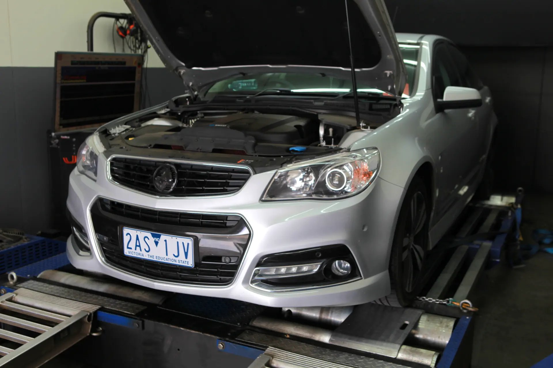Holden Commodore SV6 — On the dyno
