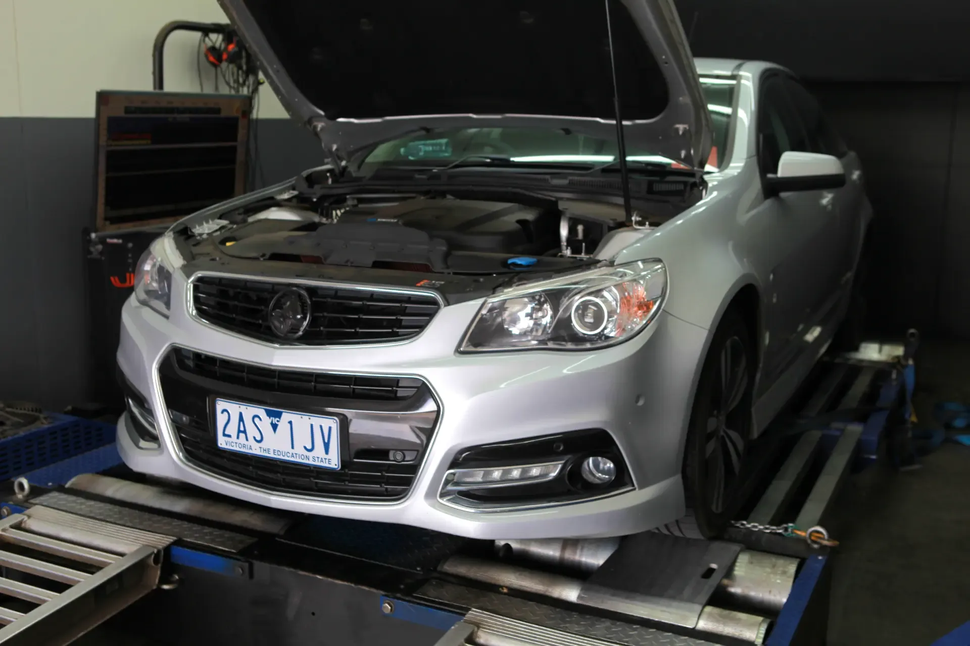 Holden Commodore SV6 — On the dyno