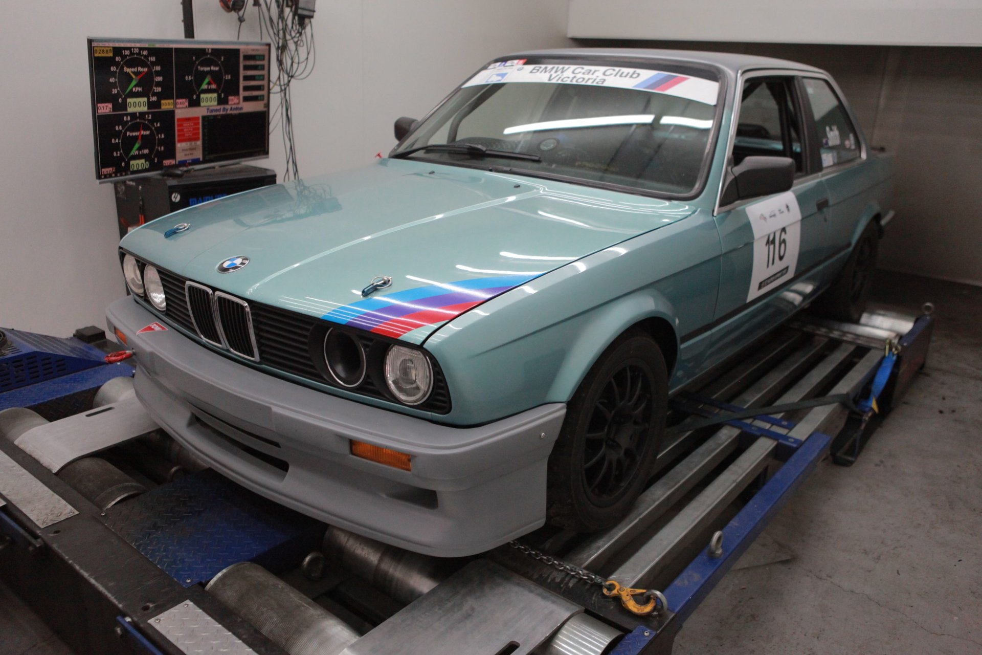 BMW 325i E30 — On the dyno