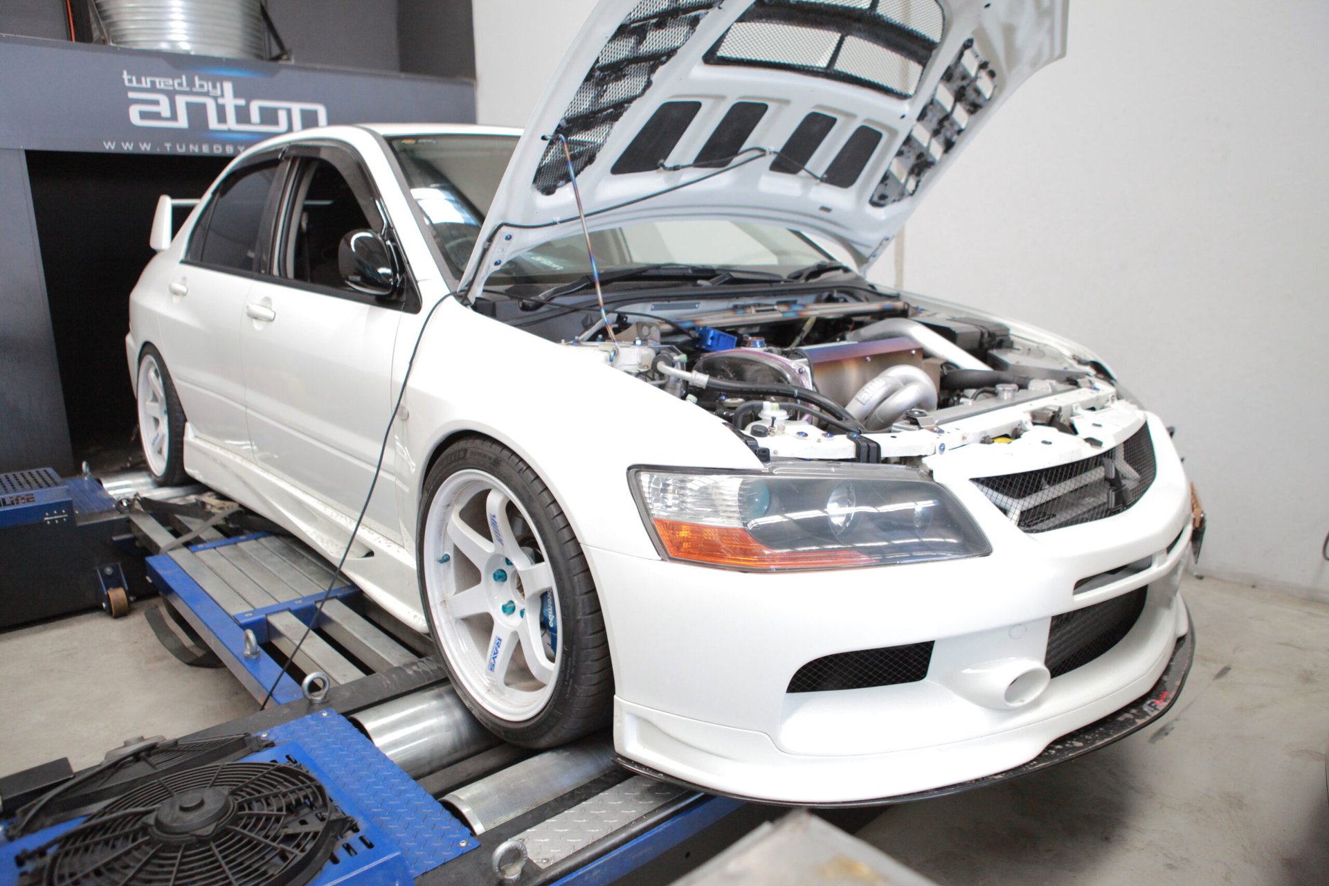 Mitsubishi EVO 8