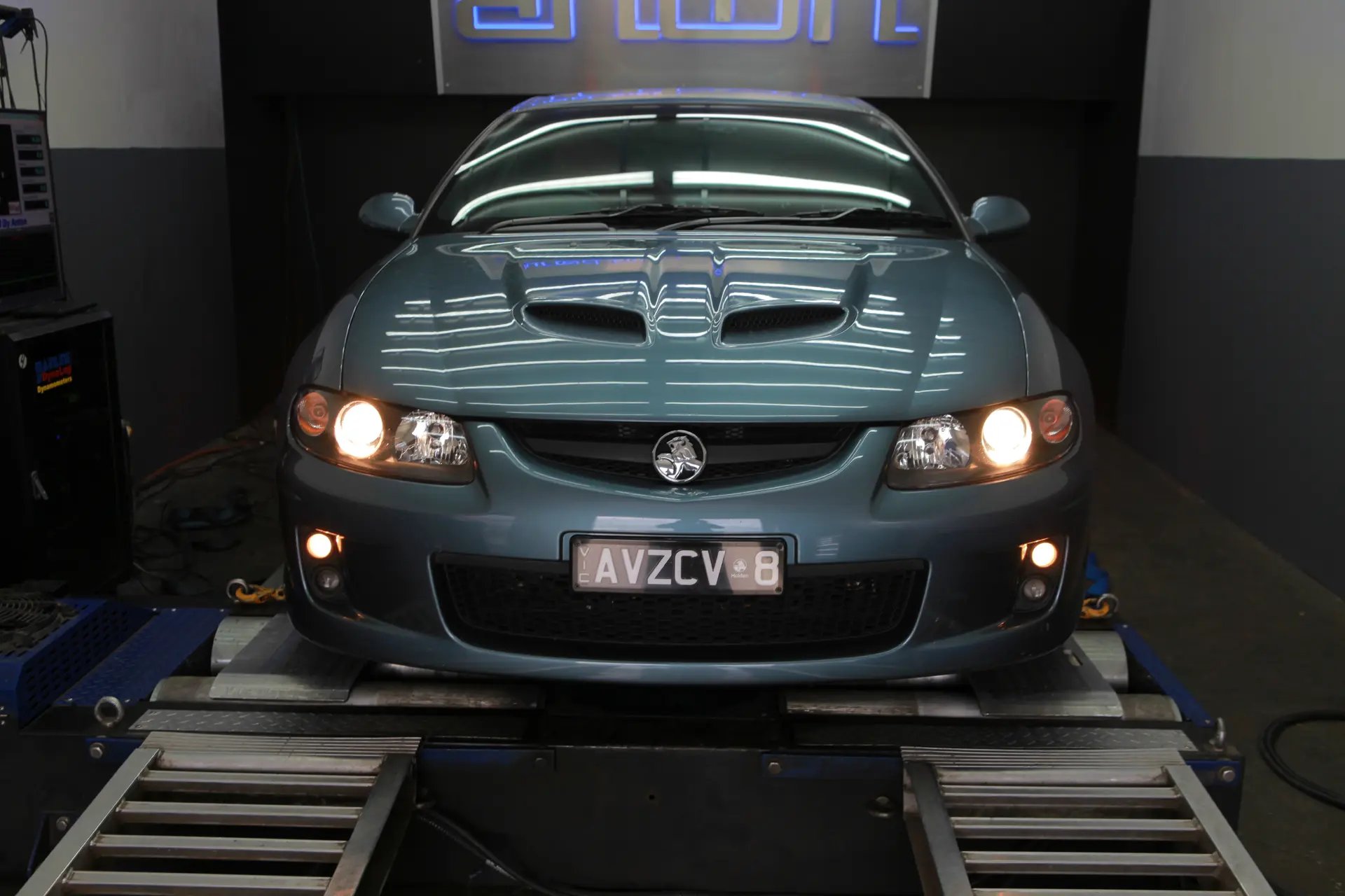 Holden Monaro CV8 Harrop HTV2300