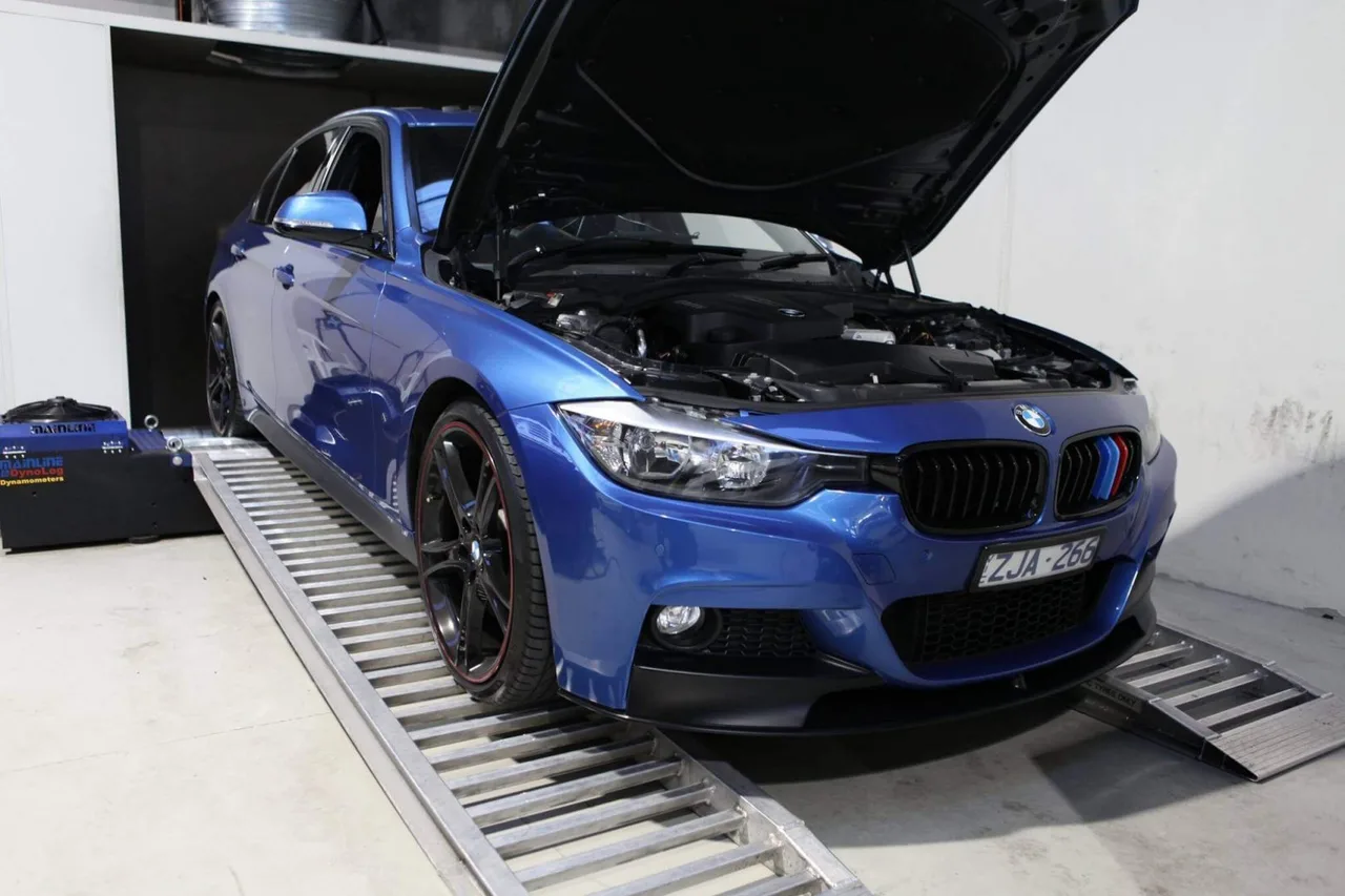 BMW 328i — On the dyno