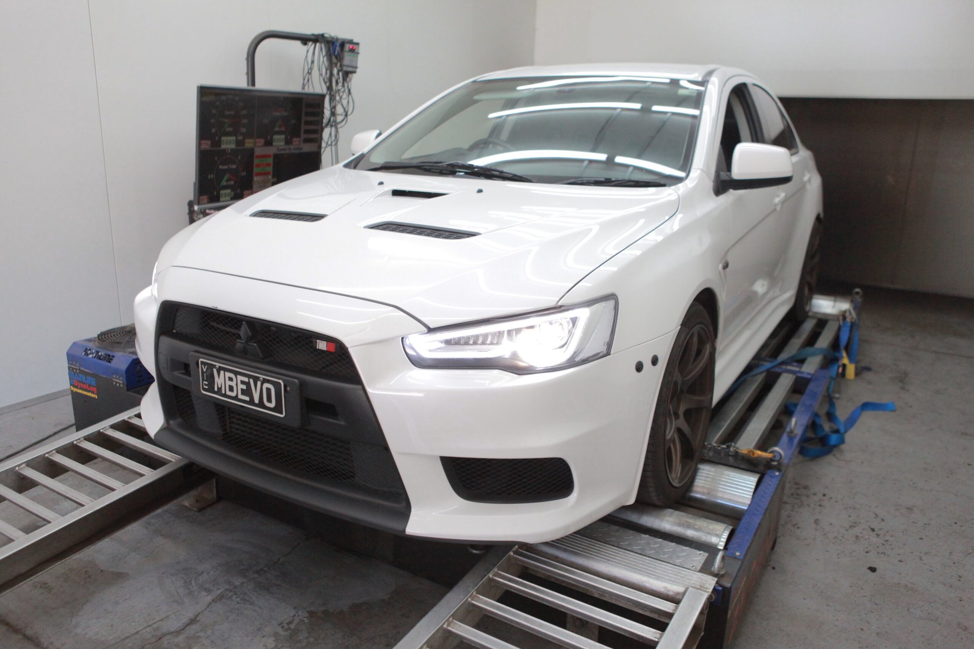 Mitsubishi Evo X - Emtron