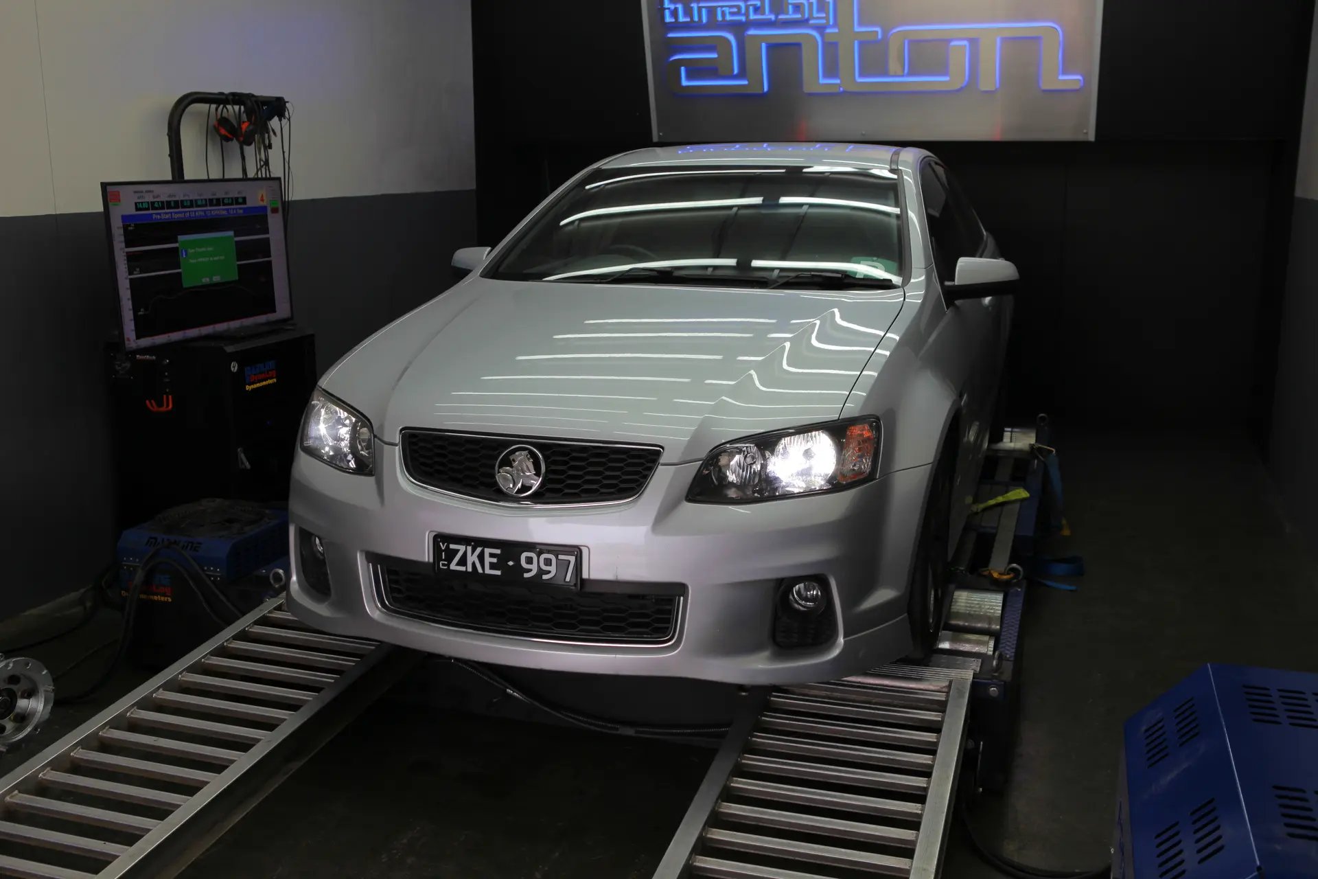 Holden VE SV6 Commodore Tune