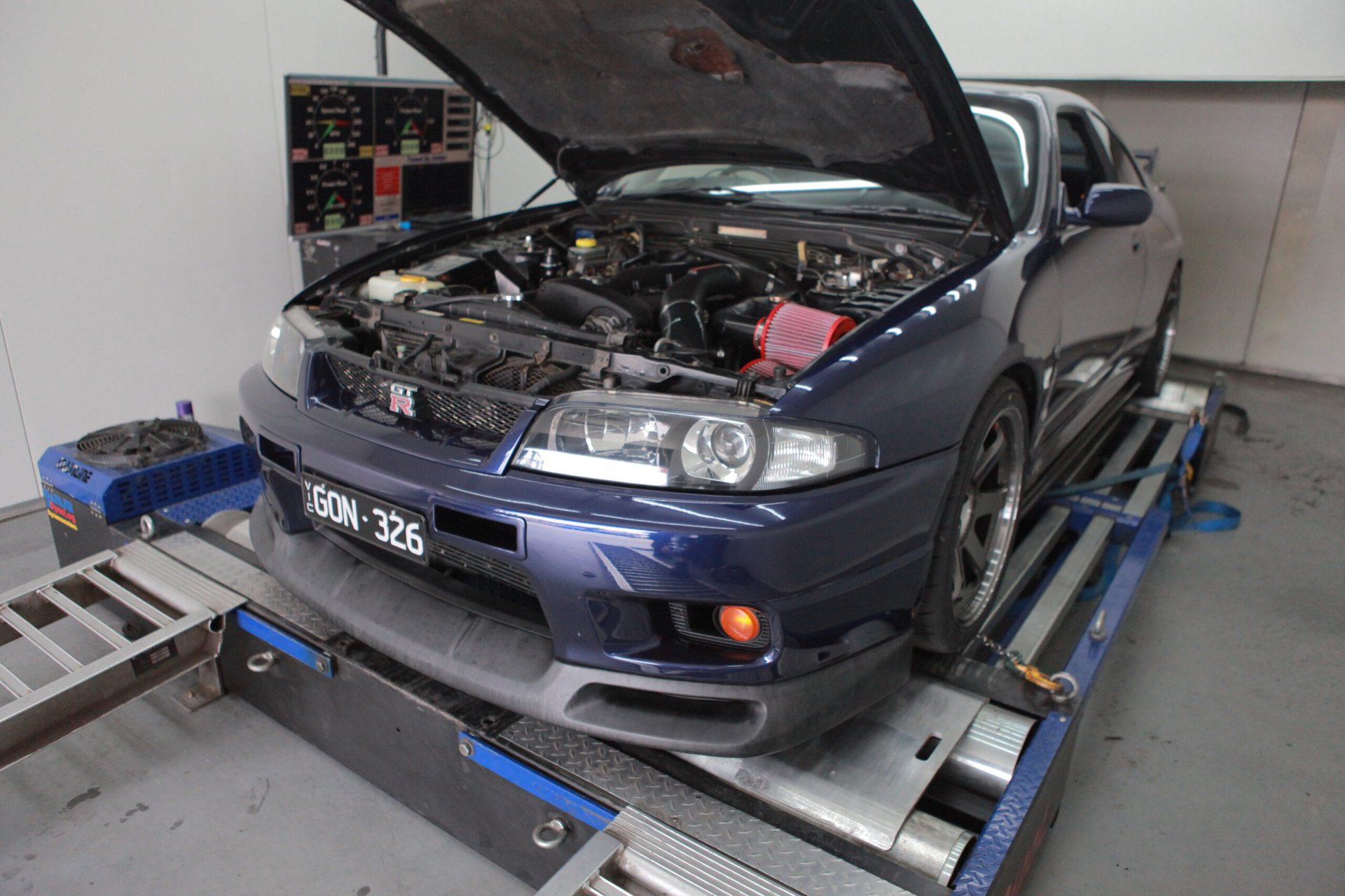 Nissan Skyline R33 GTR — On the dyno
