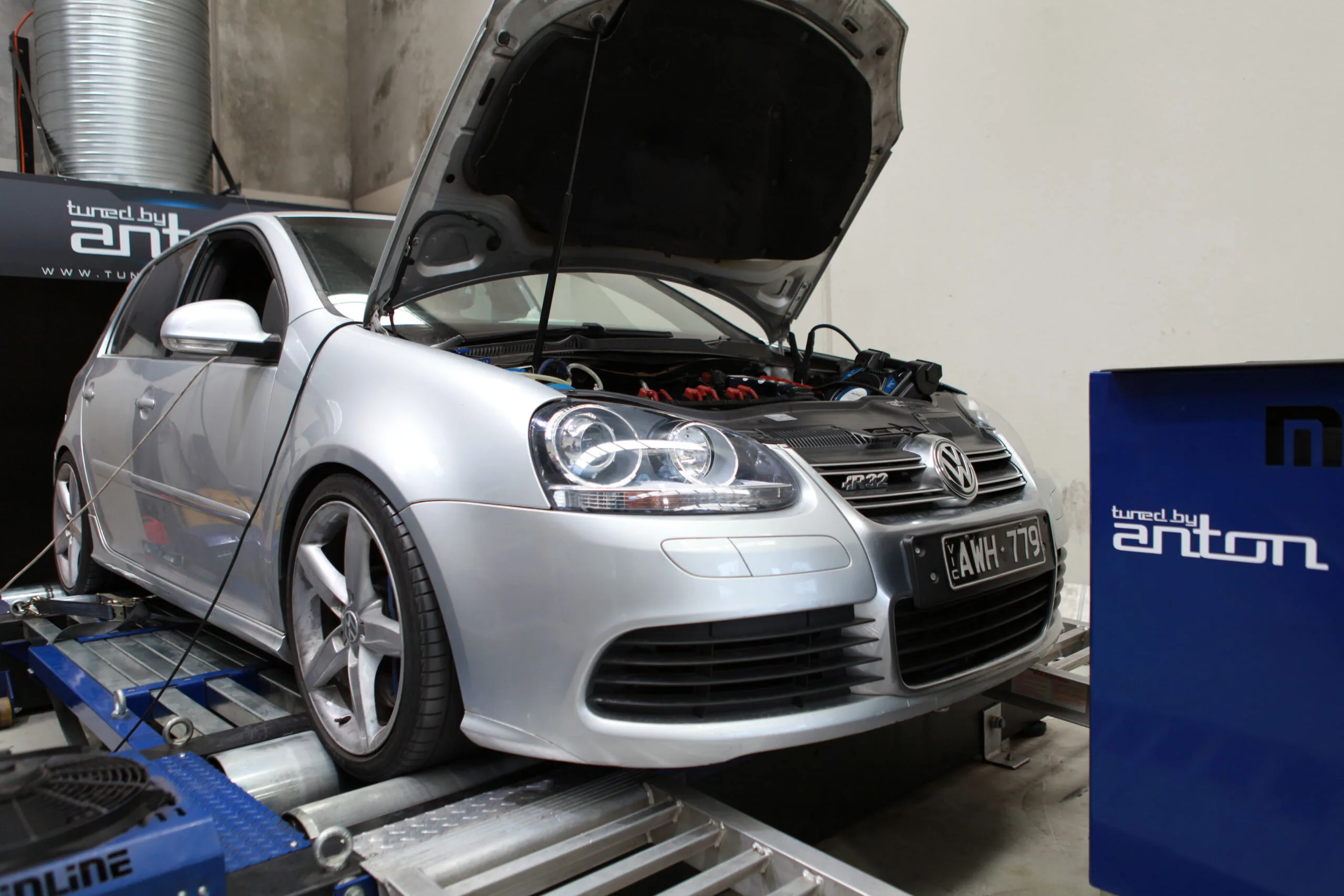 Volkswagen Golf R32 — On the dyno