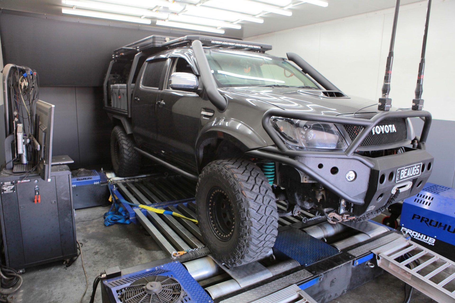 Toyota Hilux 3UZFE swap