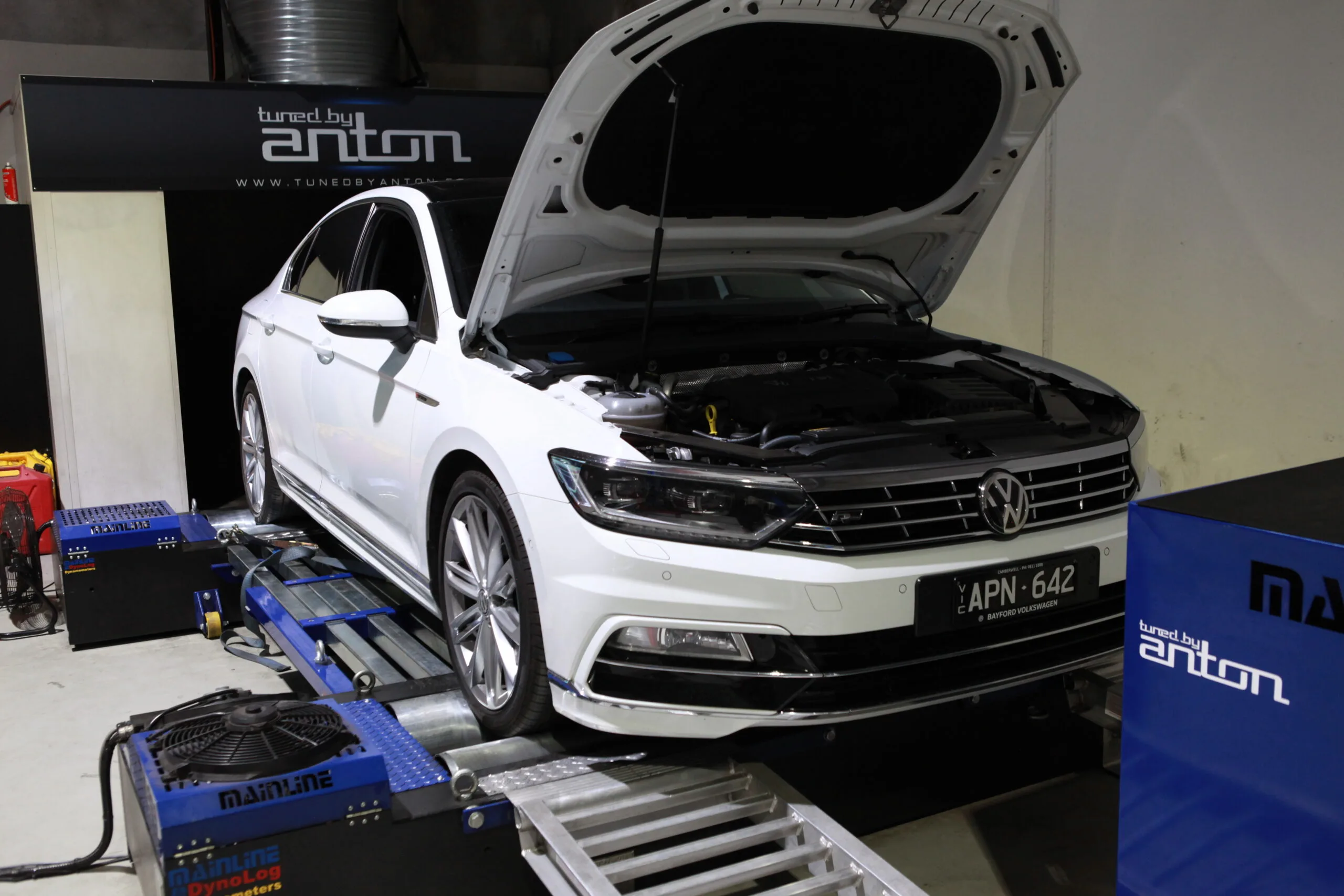 Volkswagen Passat R — On the dyno