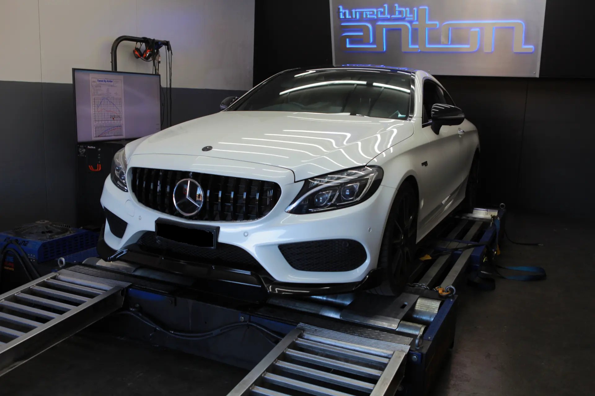 Mercedes C43 2016 photo