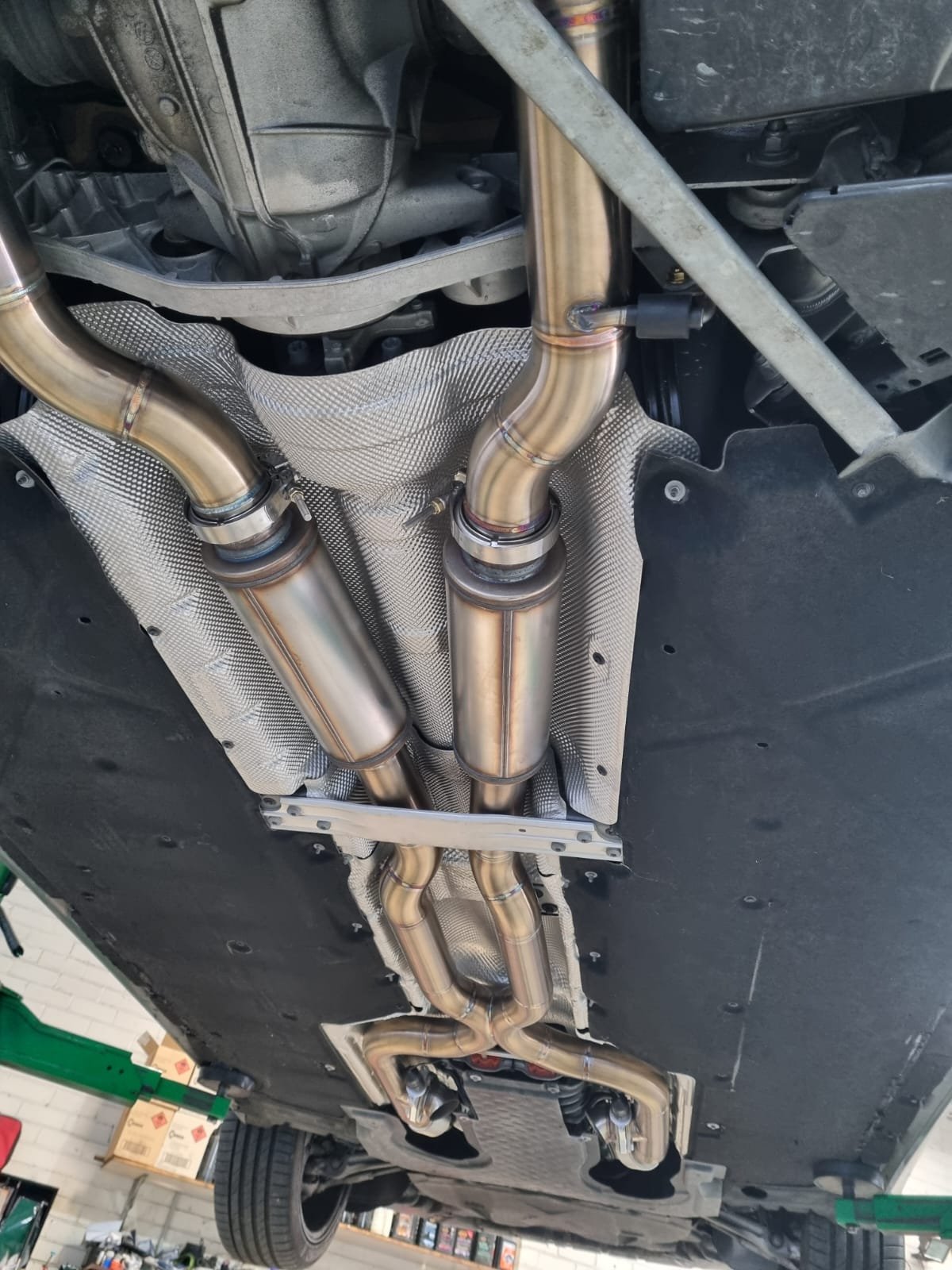 Mercedes S560 AMG - Stage 2 with Dump Valves
