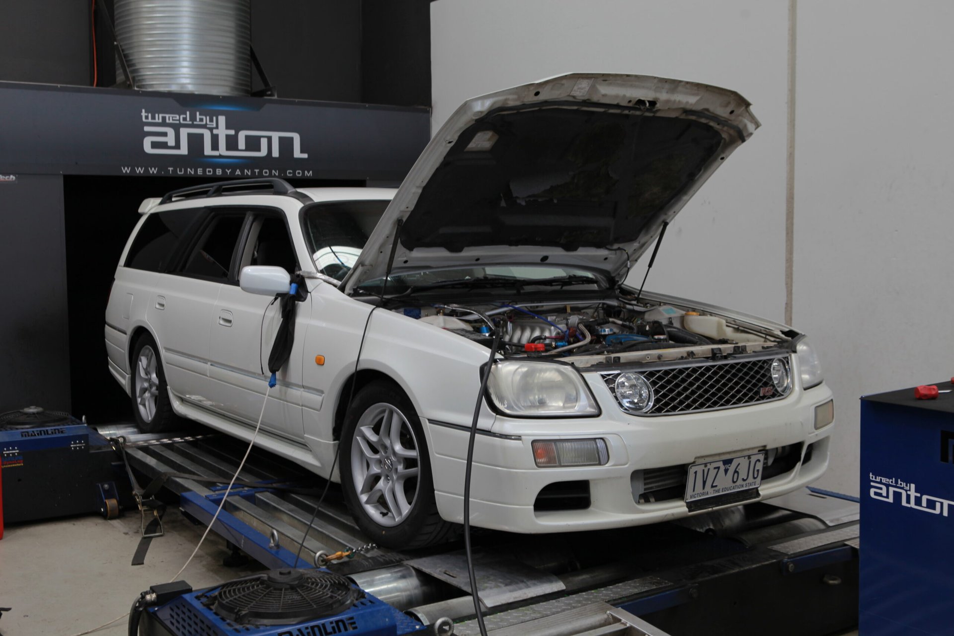 Nissan Stagea — On the dyno