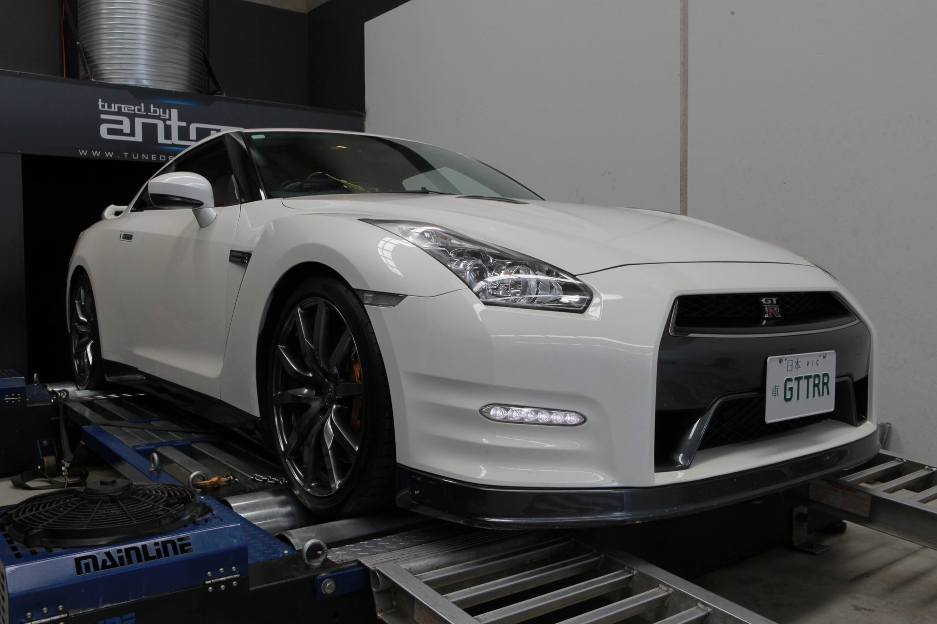 Nissan GTR R35 - stock — On the dyno